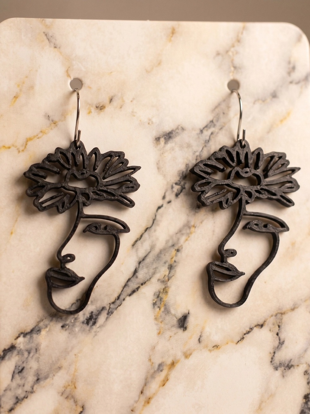 Hand-Drawn Abstract Face Flower Dangle Earrings - Black
